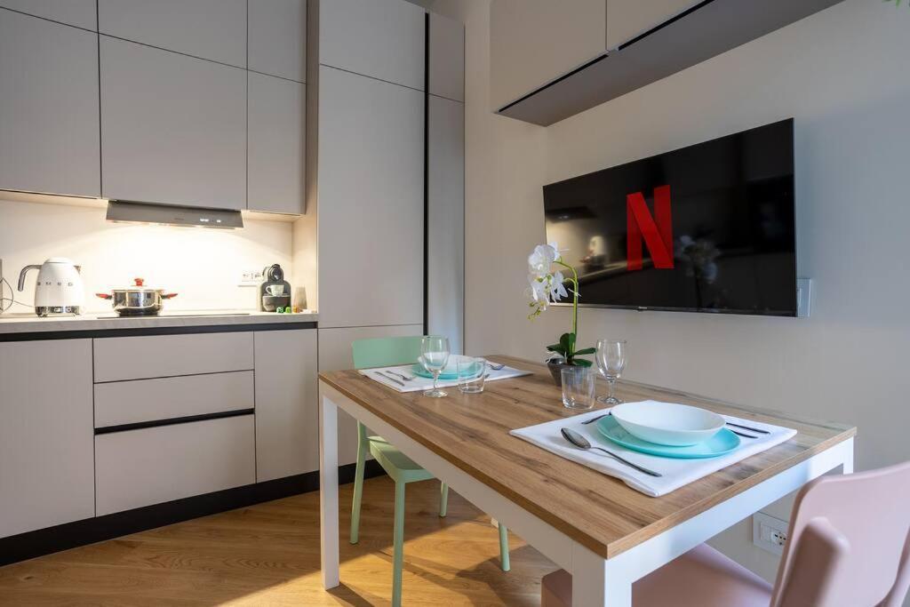 Appartamento Duomo In 10 Minutes - Modern Design With Free Netflix And Wifi Milano Esterno foto